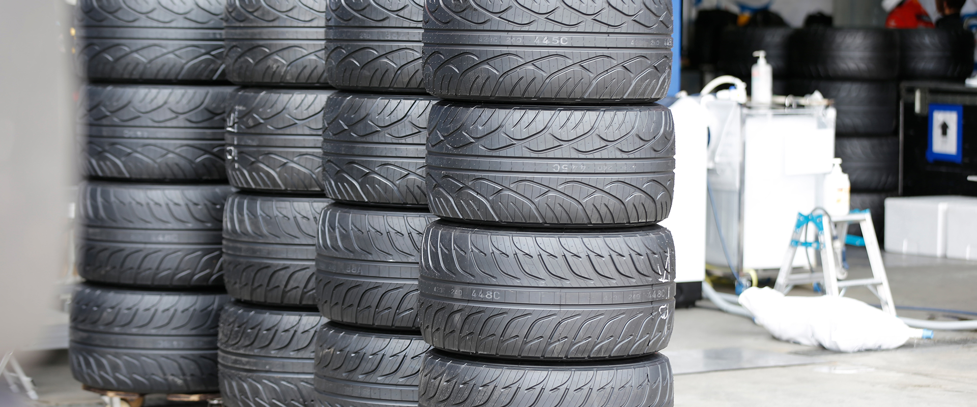 Reifenlagern: Vor- und Nachteile, Preise und Tipps für Auto-Besitzer ...