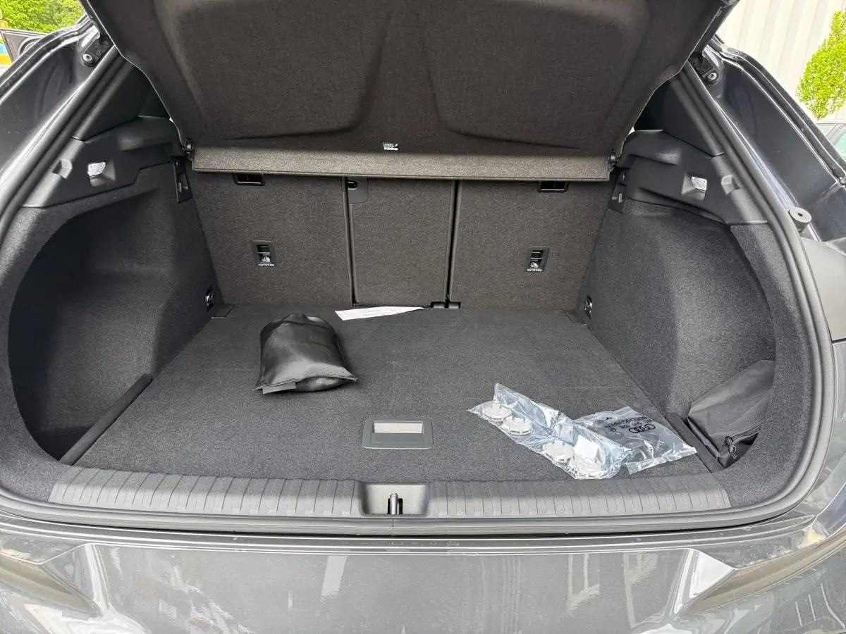 Cupra Terramar, SUV/Geländewagen/Pickup, Benzin, Automatik, Grau