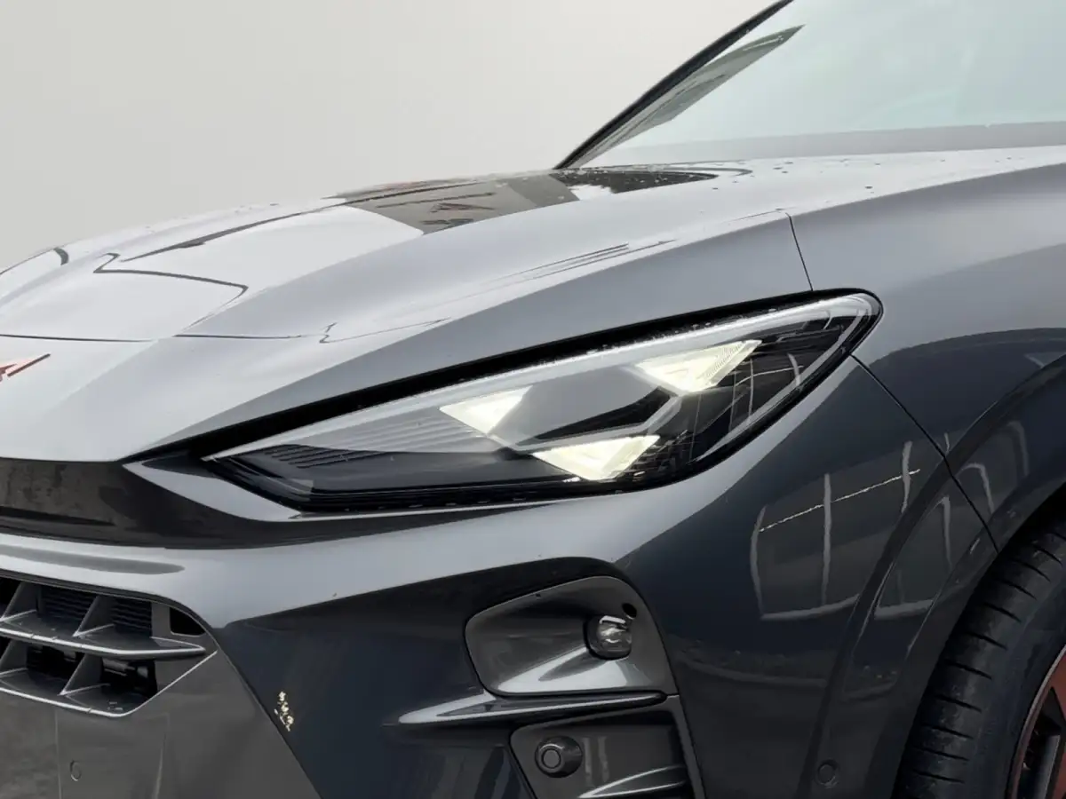 Cupra Terramar, SUV/Geländewagen/Pickup, Hybrid (Benzin/Elektro), Automatik, Grau