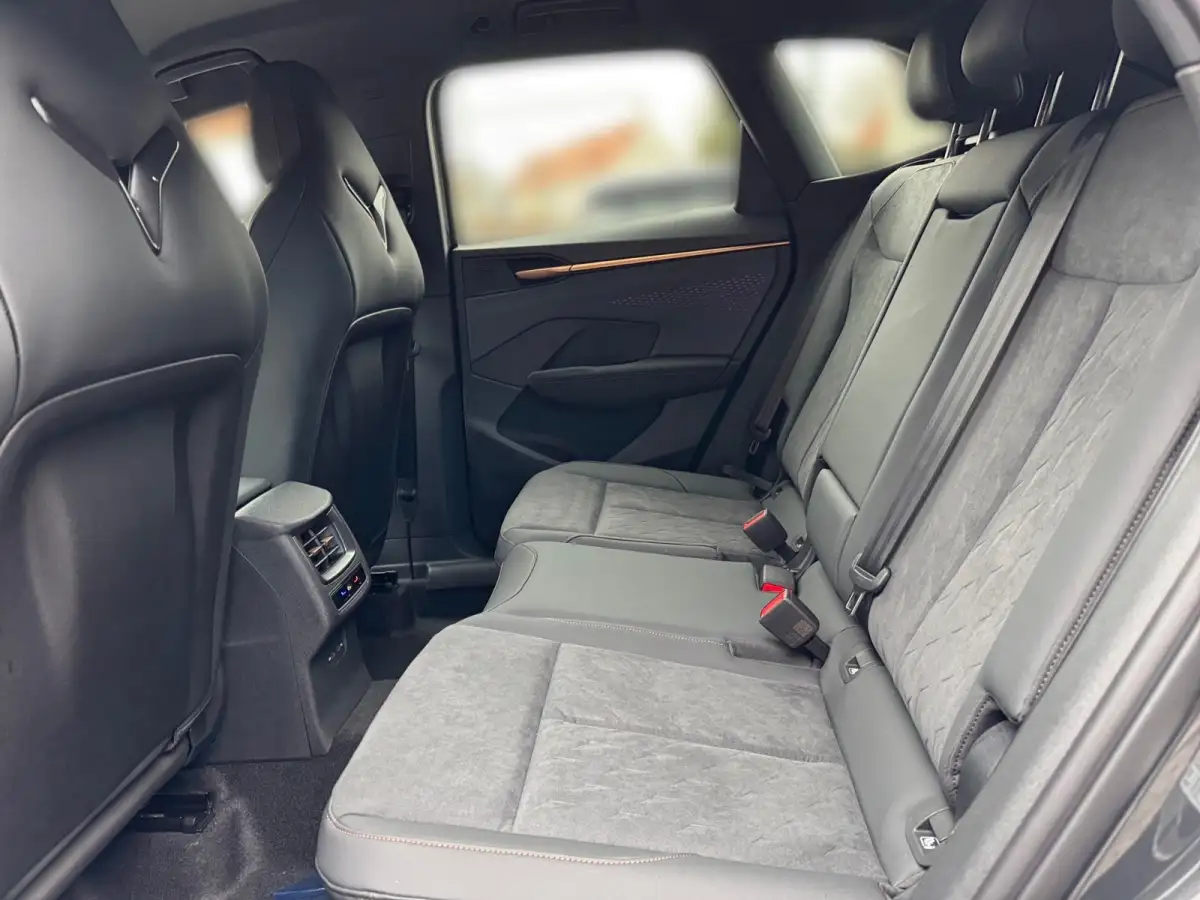Cupra Terramar, SUV/Geländewagen/Pickup, Hybrid (Benzin/Elektro), Automatik, Grau