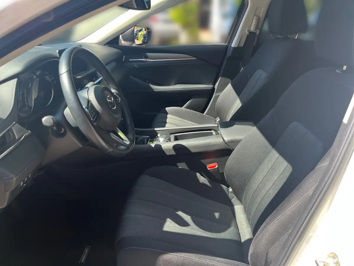 Mazda 6, Kombi, Benzin, Schaltgetriebe, Weiß