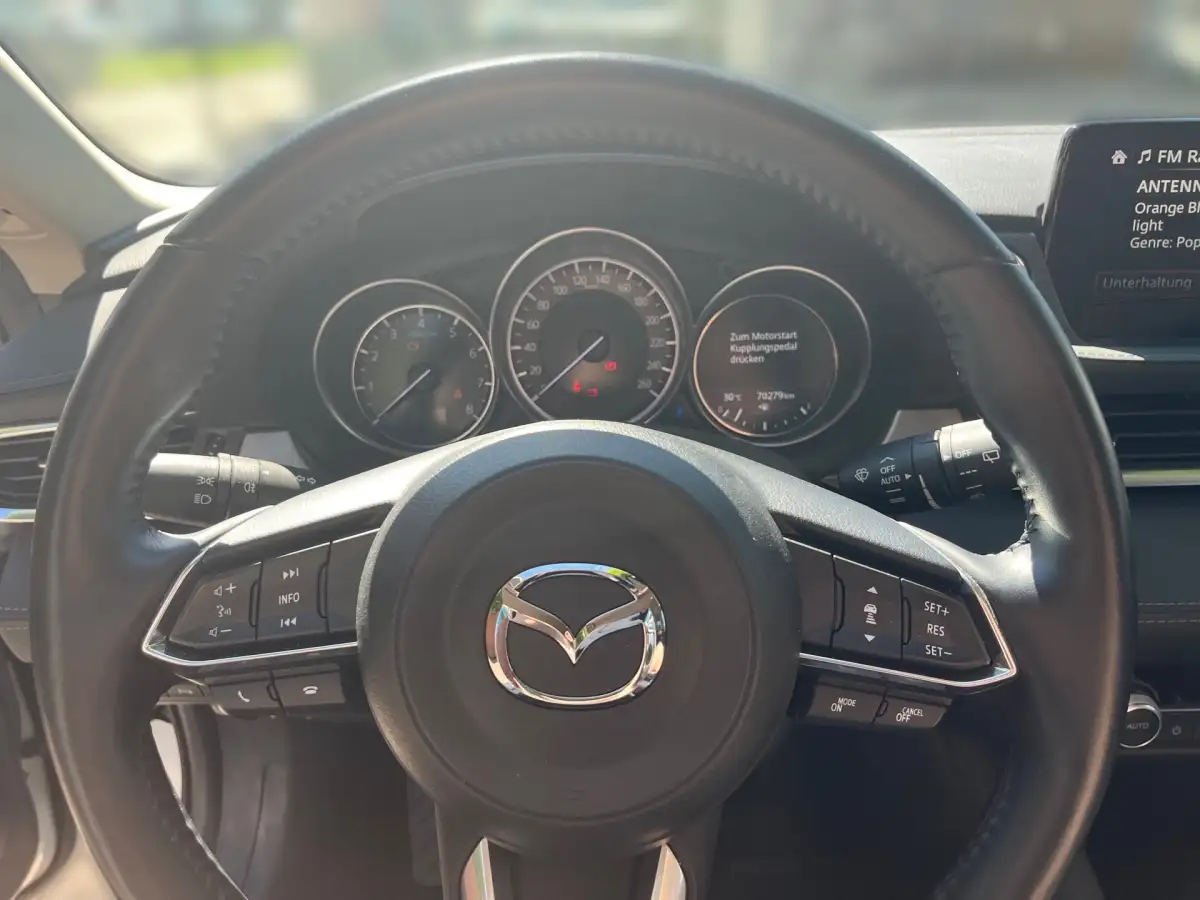 Mazda 6, Kombi, Benzin, Schaltgetriebe, Weiß