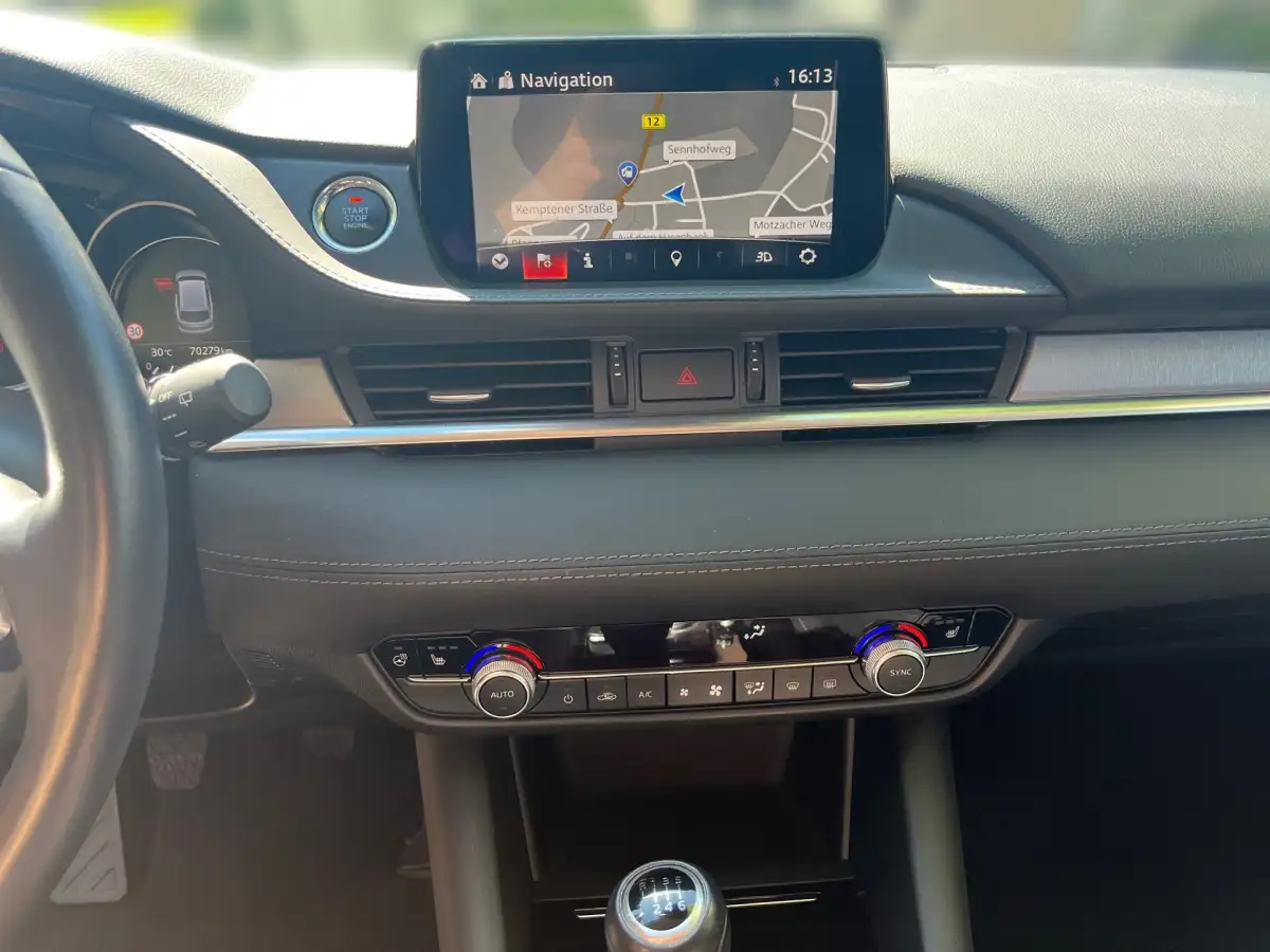 Mazda 6, Kombi, Benzin, Schaltgetriebe, Weiß