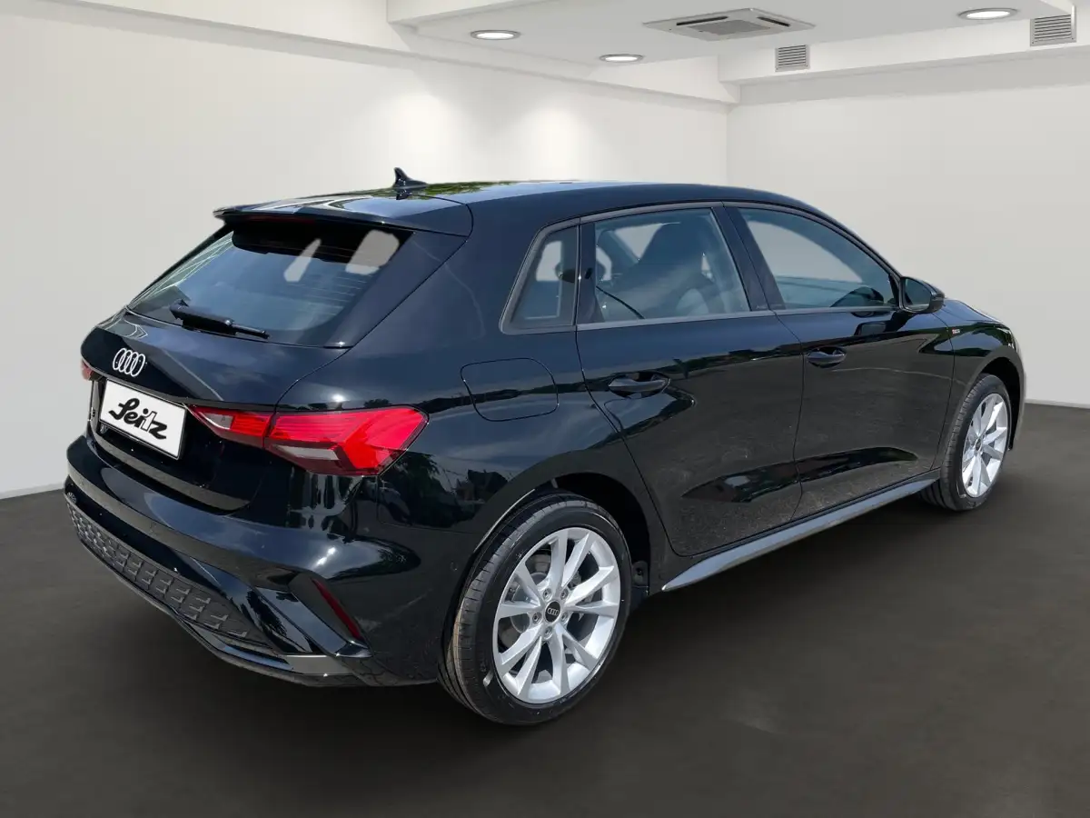 Audi A3, Limousine, Benzin, Automatik, Schwarz