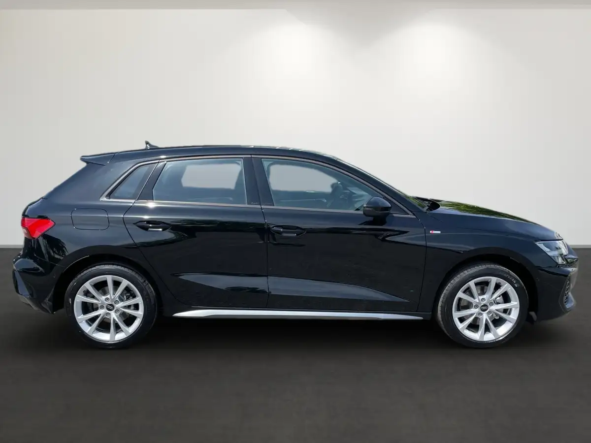 Audi A3, Limousine, Benzin, Automatik, Schwarz