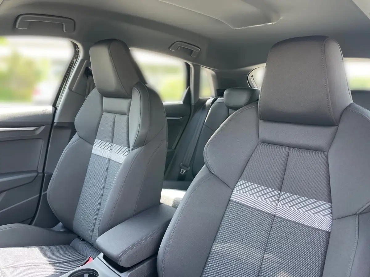 Audi A3, Limousine, Benzin, Automatik, Schwarz