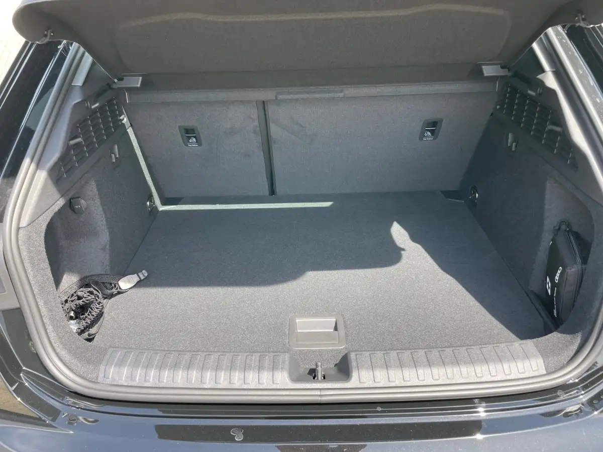 Audi A3, Limousine, Benzin, Automatik, Schwarz