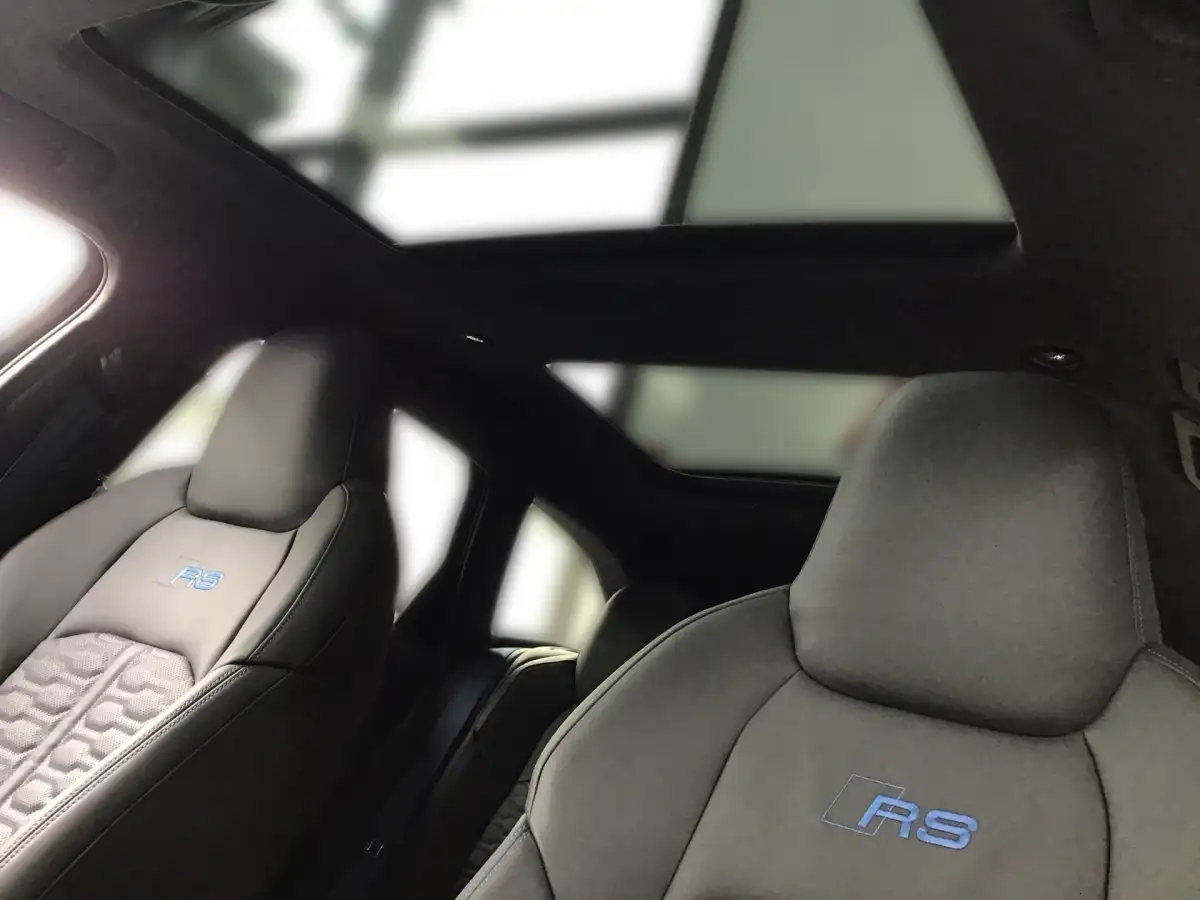 Audi RS6, Kombi, Benzin, Automatik, Silber