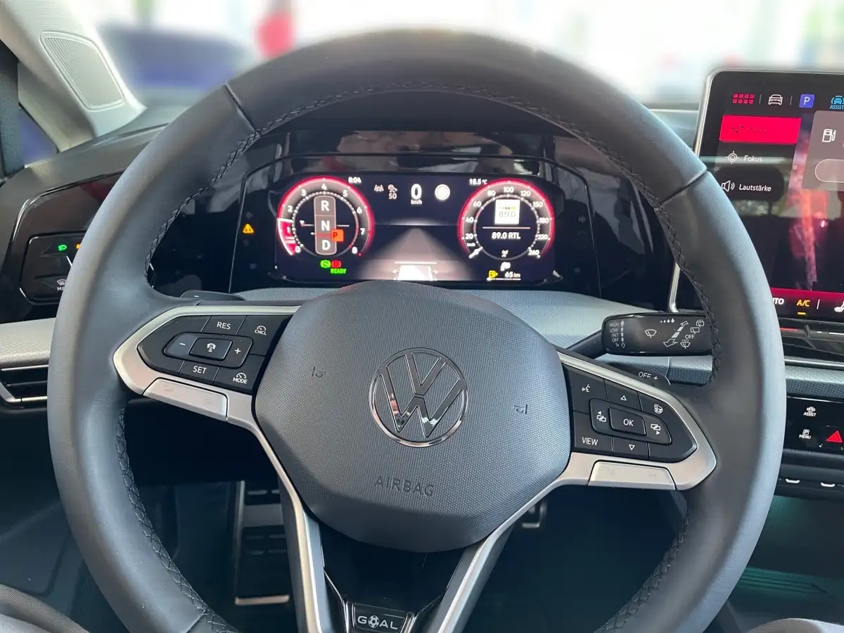 Volkswagen Golf, Limousine, Benzin, Automatik, Silber