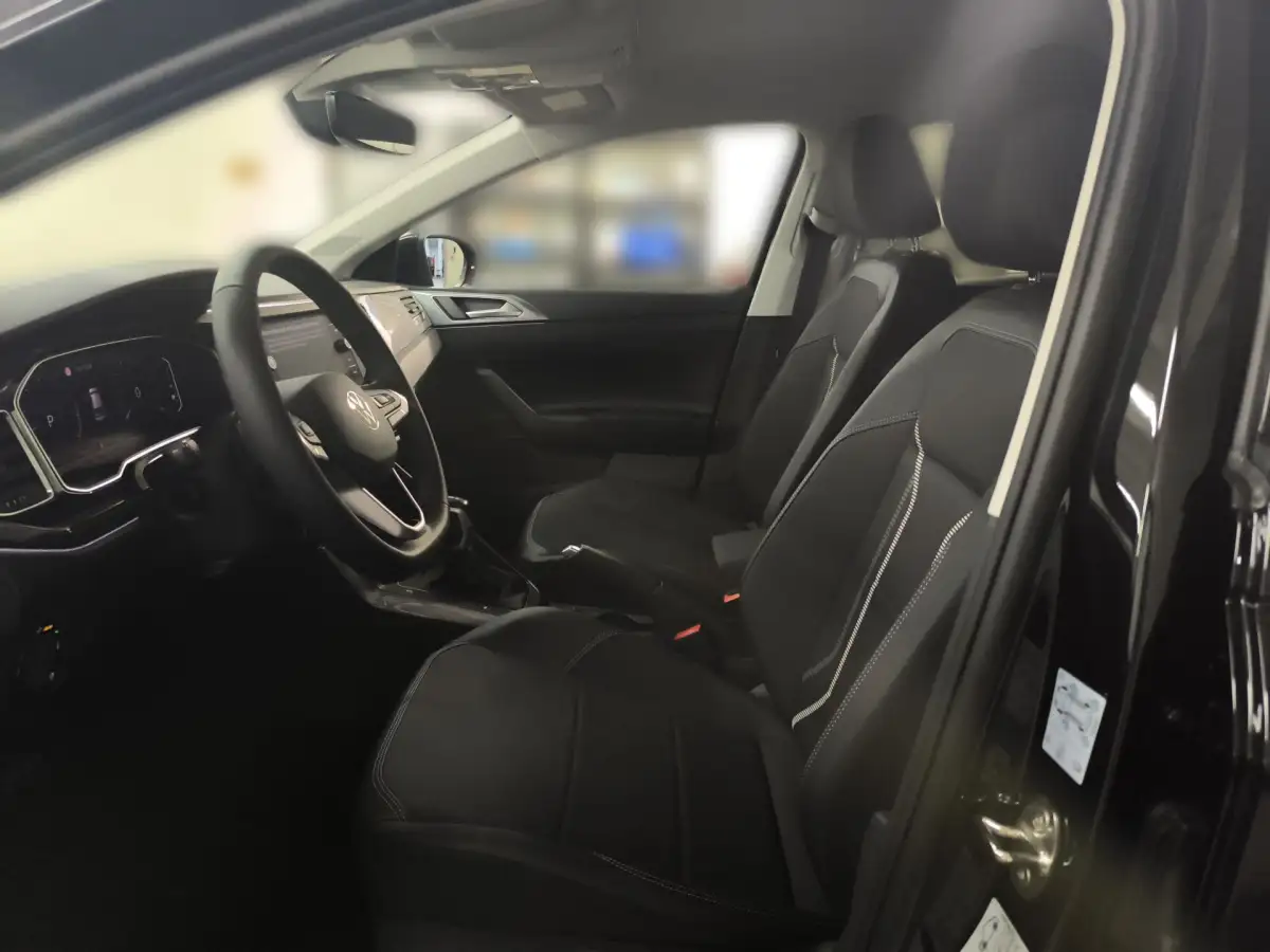 Volkswagen Taigo, SUV/Geländewagen/Pickup, Benzin, Automatik, Schwarz