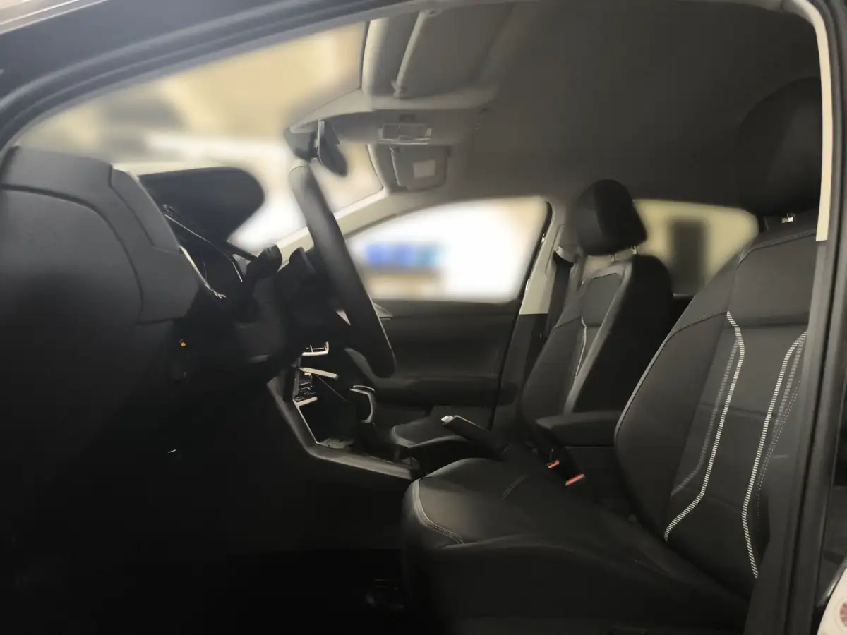 Volkswagen Taigo, SUV/Geländewagen/Pickup, Benzin, Automatik, Schwarz
