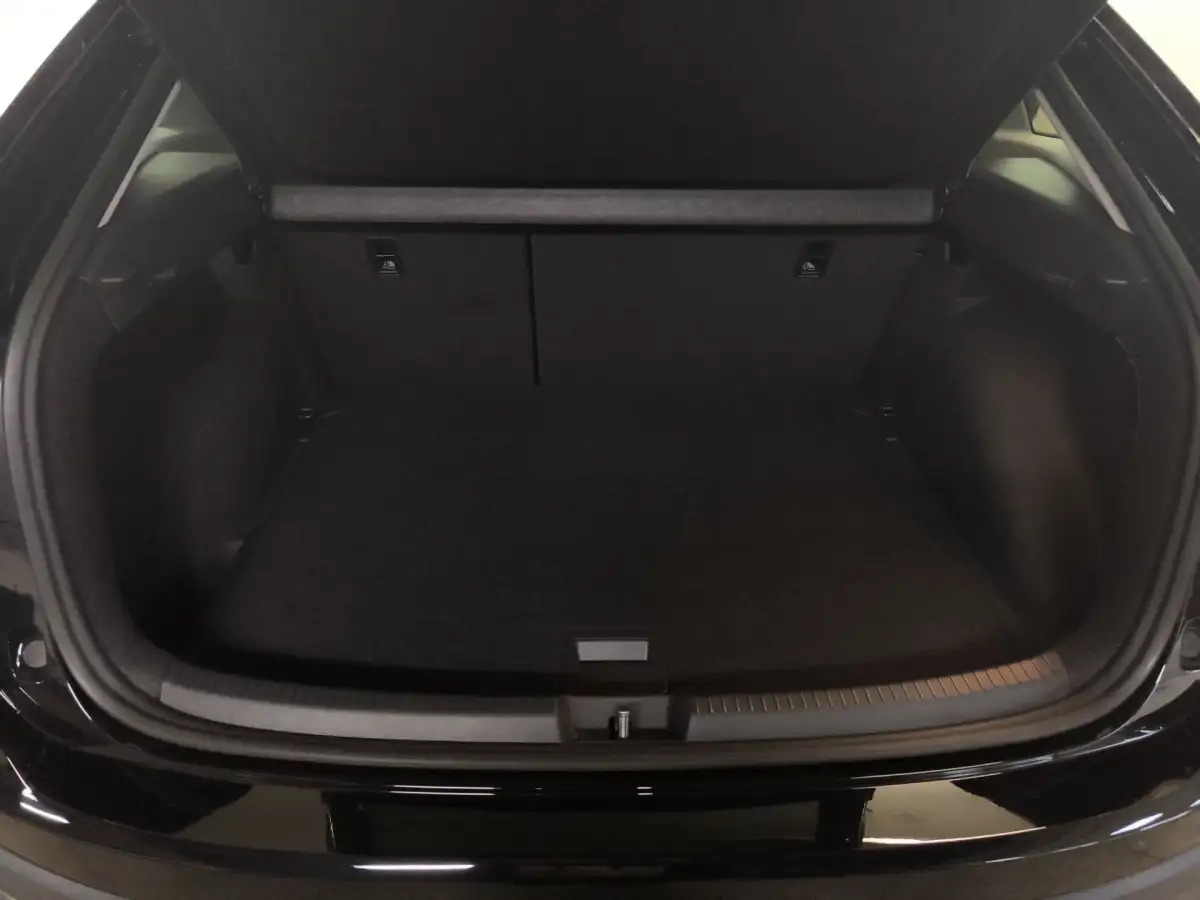 Volkswagen Taigo, SUV/Geländewagen/Pickup, Benzin, Automatik, Schwarz