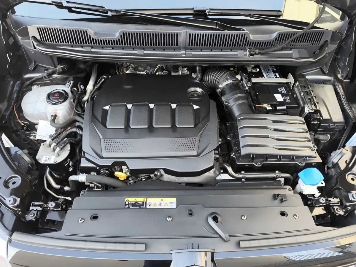 Volkswagen Caddy, Van/Kleinbus, Diesel, Schaltgetriebe, Schwarz