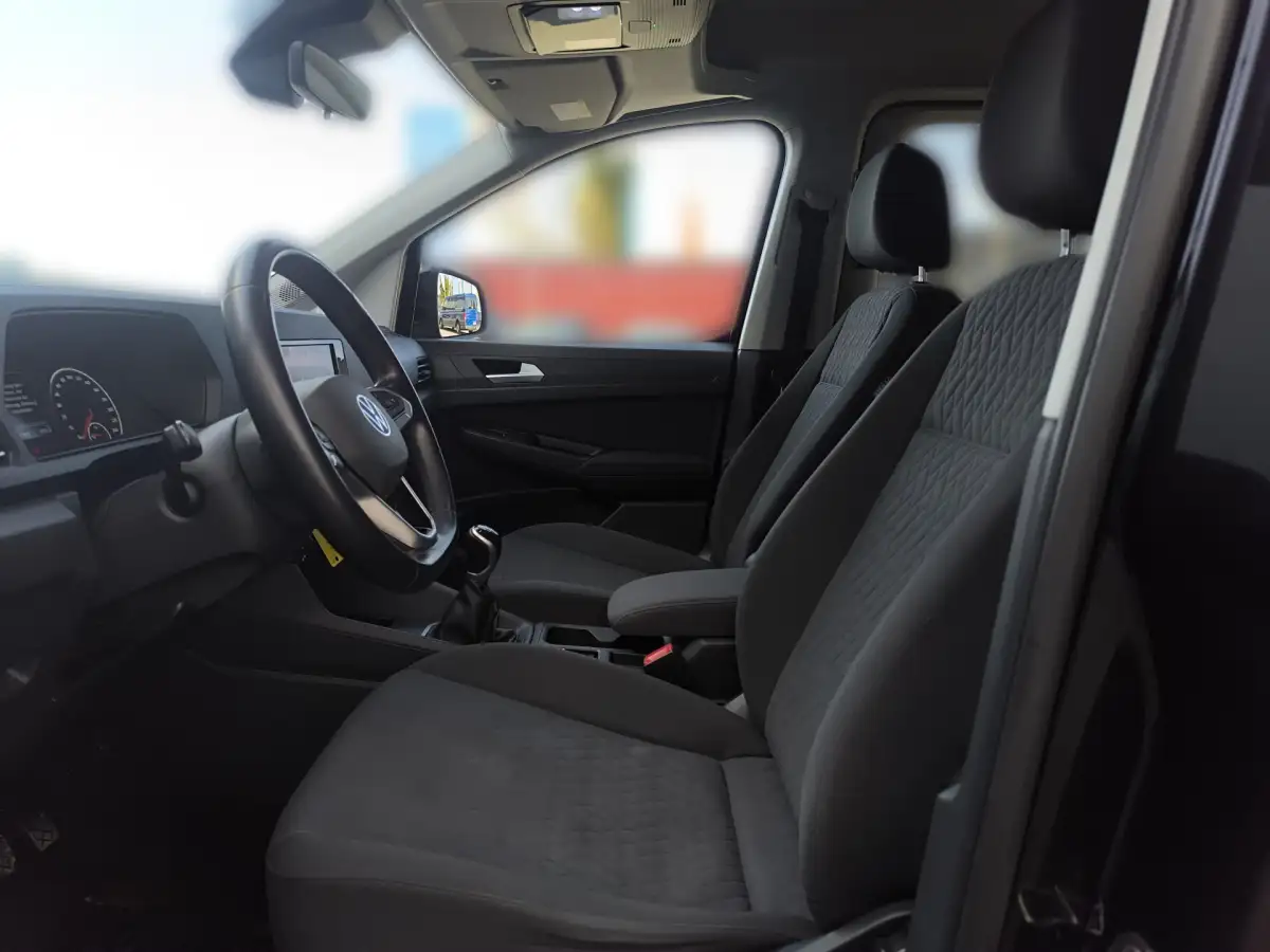 Volkswagen Caddy, Van/Kleinbus, Diesel, Schaltgetriebe, Schwarz