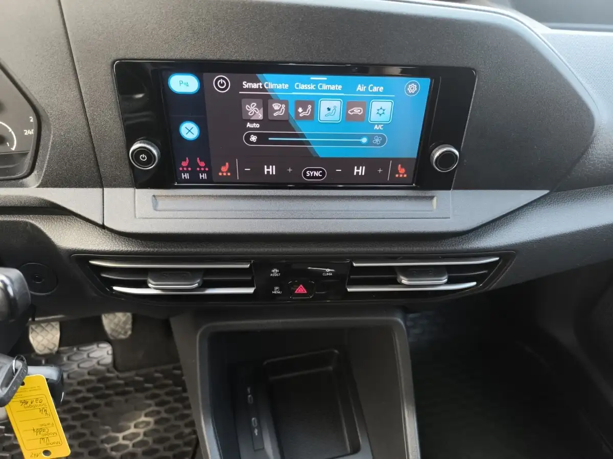 Volkswagen Caddy, Van/Kleinbus, Diesel, Schaltgetriebe, Schwarz