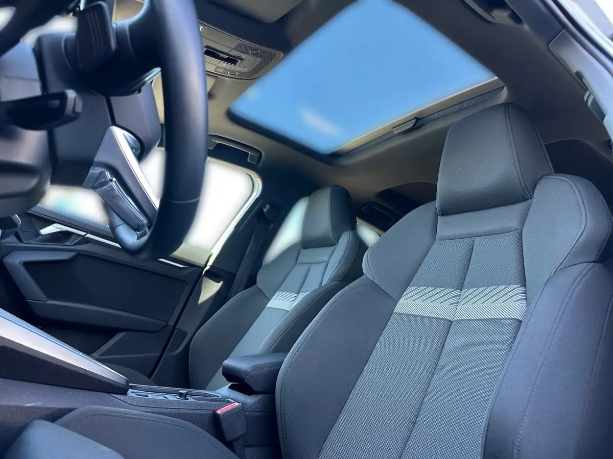 Audi A3, Limousine, Hybrid (Benzin/Elektro), Automatik, Weiß