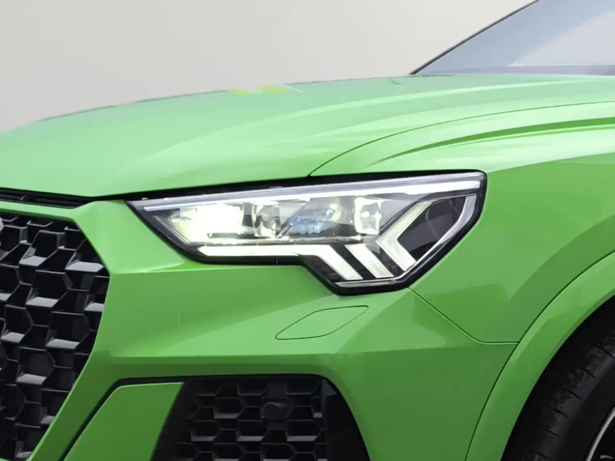 Audi RSQ3, SUV/Geländewagen/Pickup, Benzin, Automatik, Grün