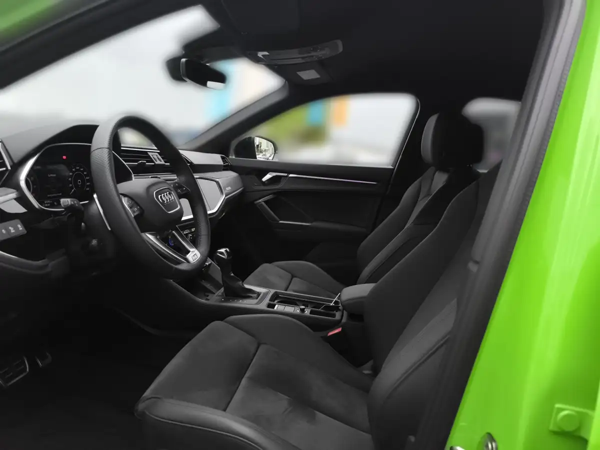 Audi RSQ3, SUV/Geländewagen/Pickup, Benzin, Automatik, Grün