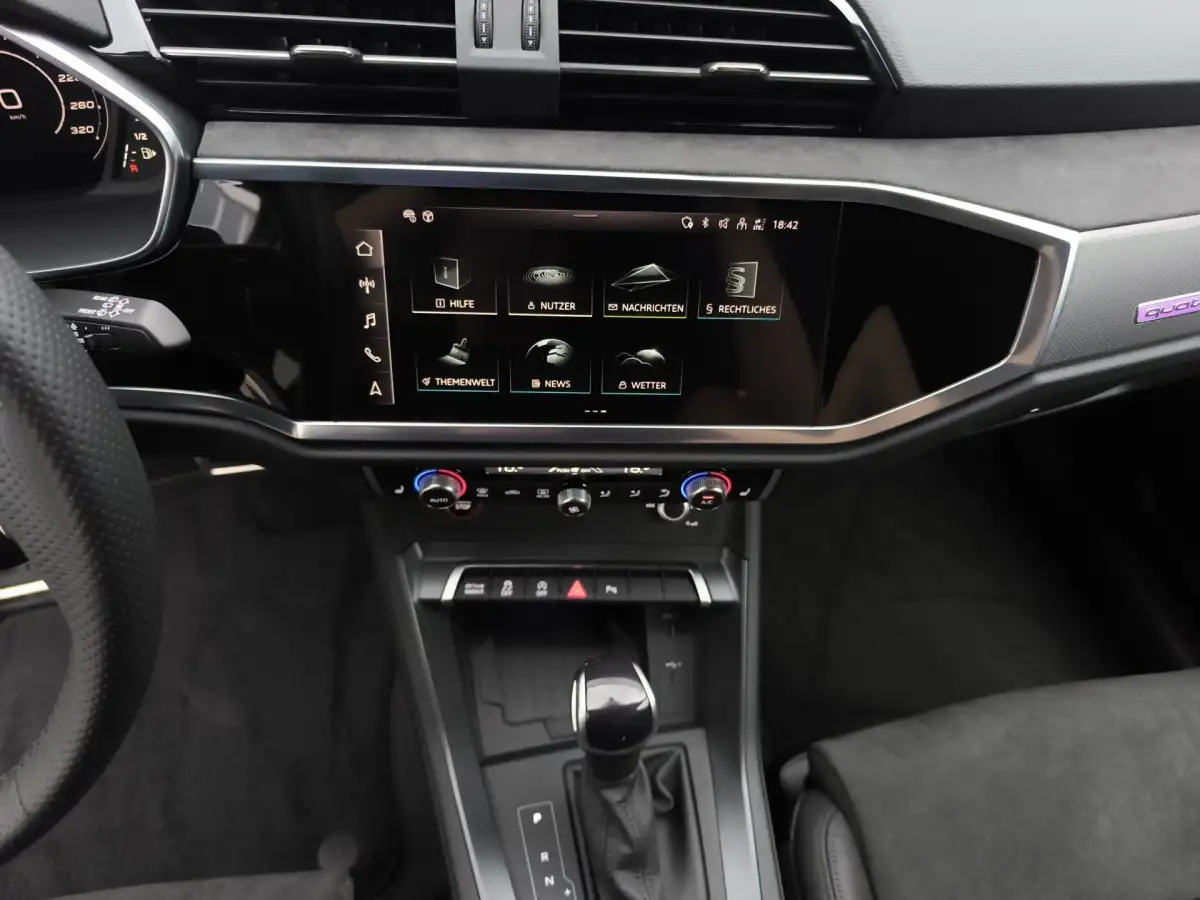 Audi RSQ3, SUV/Geländewagen/Pickup, Benzin, Automatik, Grün