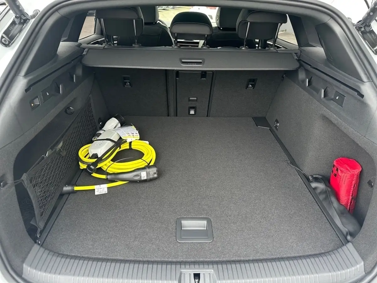 Volkswagen ID.7, Kombi, Elektro, Automatik, Weiß