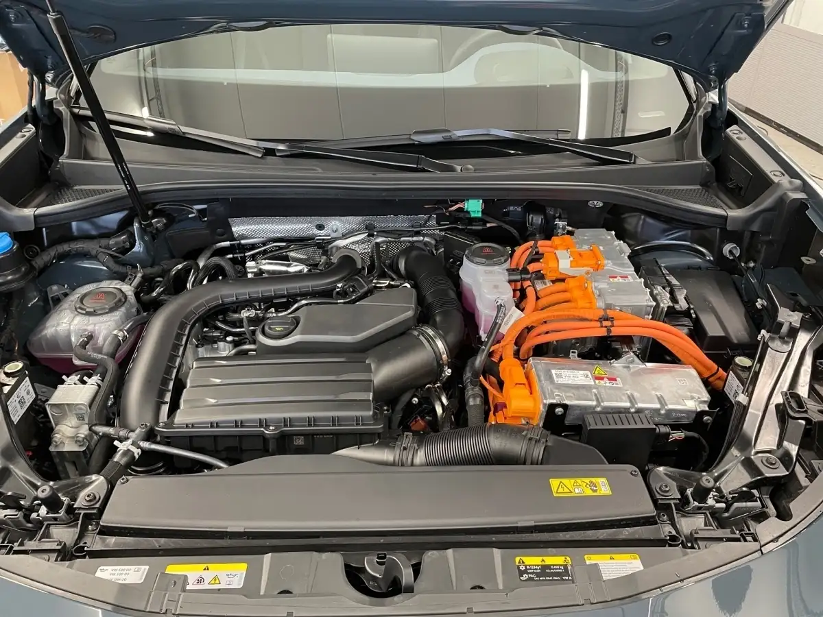 Cupra Terramar, SUV/Geländewagen/Pickup, Hybrid (Benzin/Elektro), Automatik, Blau