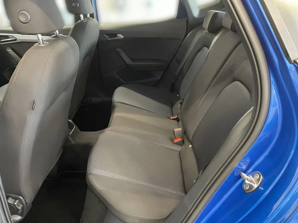 Seat Arona, SUV/Geländewagen/Pickup, Benzin, Automatik, Blau