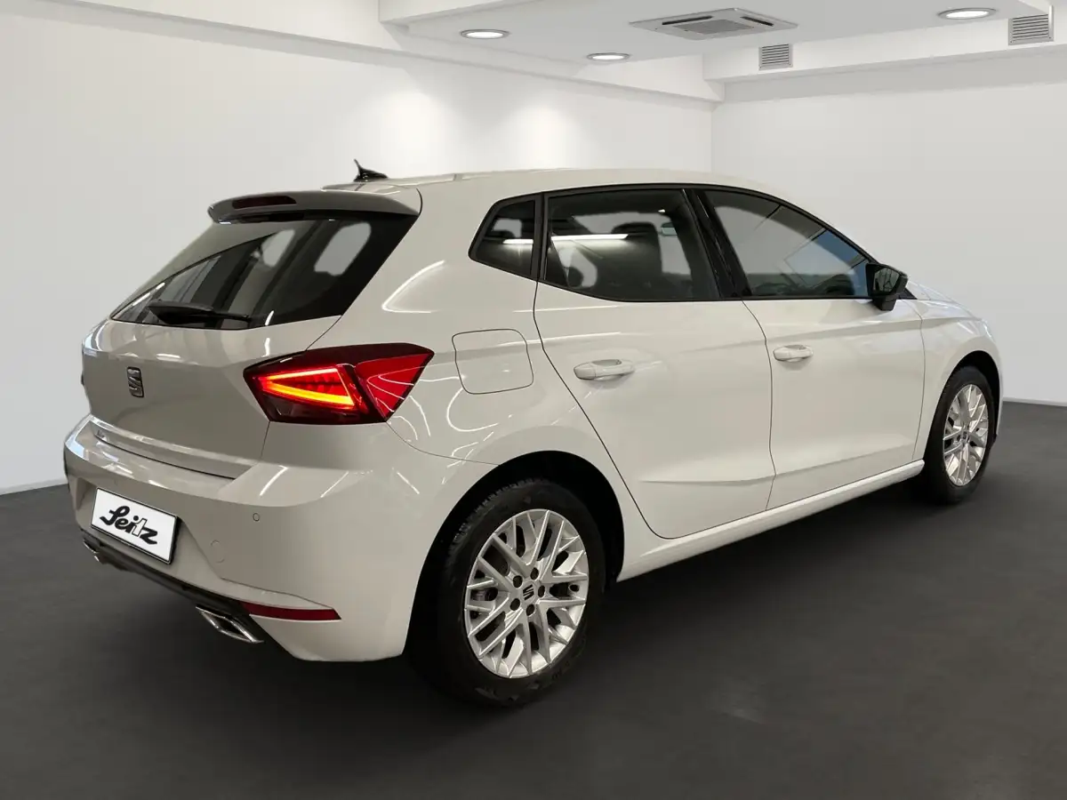 Seat Ibiza, Limousine, Benzin, Automatik, Weiß