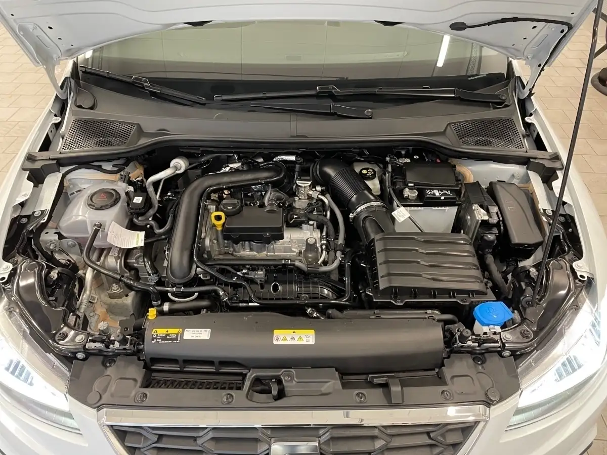 Seat Ibiza, Limousine, Benzin, Automatik, Weiß