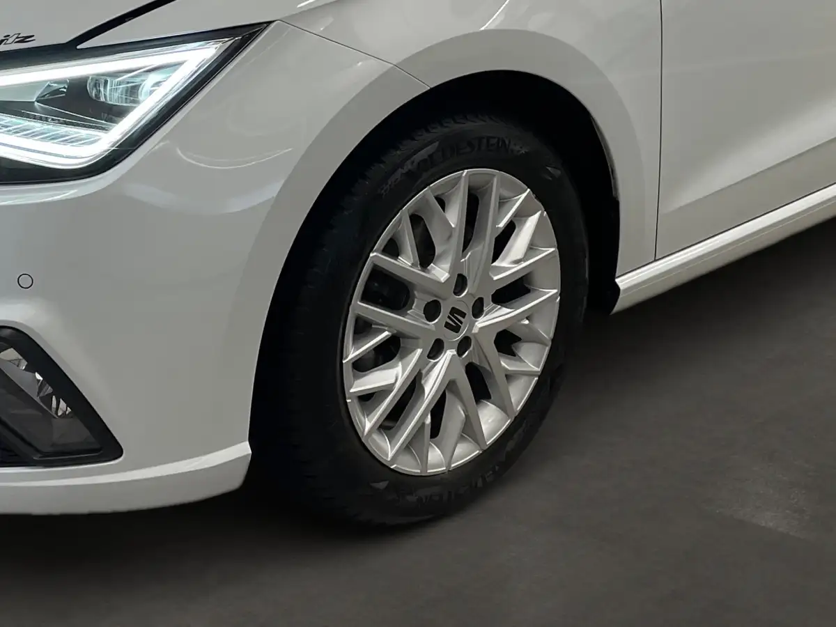 Seat Ibiza, Limousine, Benzin, Automatik, Weiß