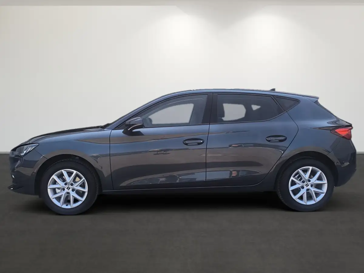 Seat Leon, Limousine, Benzin, Automatik, Grau