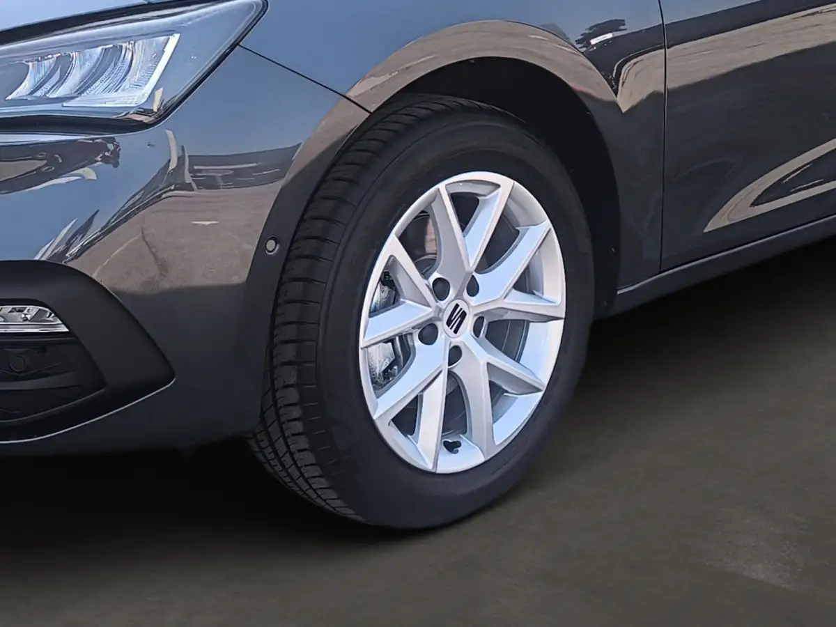 Seat Leon, Limousine, Benzin, Automatik, Grau