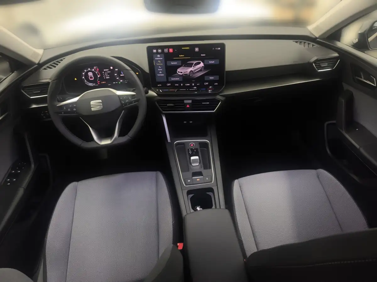 Seat Leon, Limousine, Benzin, Automatik, Grau