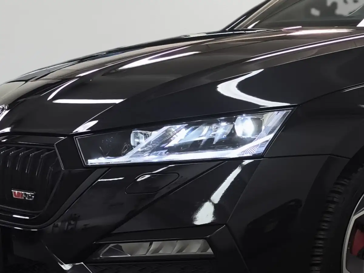 Skoda Octavia, Kombi, Benzin, Automatik, Schwarz