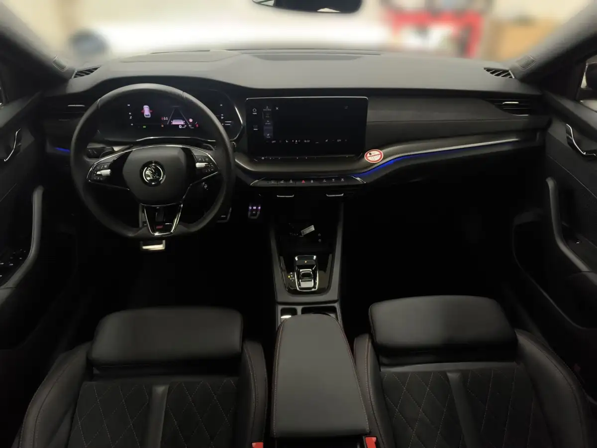 Skoda Octavia, Kombi, Benzin, Automatik, Schwarz