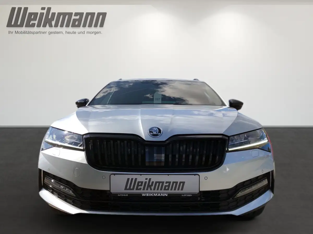 Skoda Superb, Kombi, Benzin, Automatik, Silber