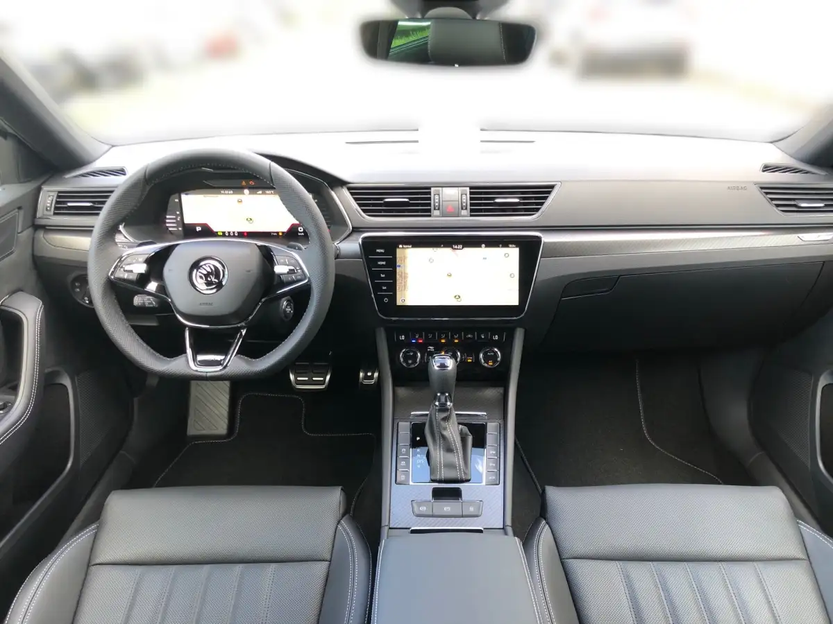 Skoda Superb, Kombi, Benzin, Automatik, Silber