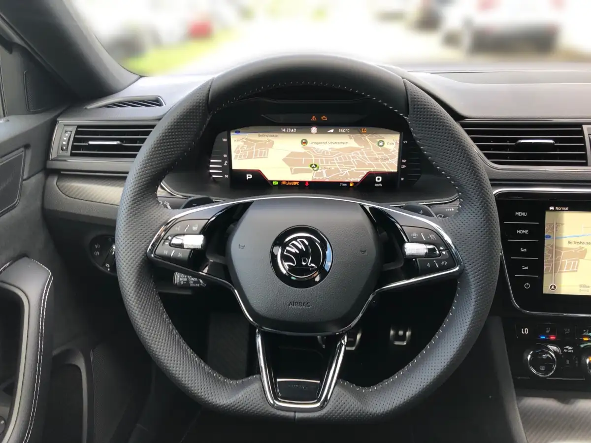 Skoda Superb, Kombi, Benzin, Automatik, Silber