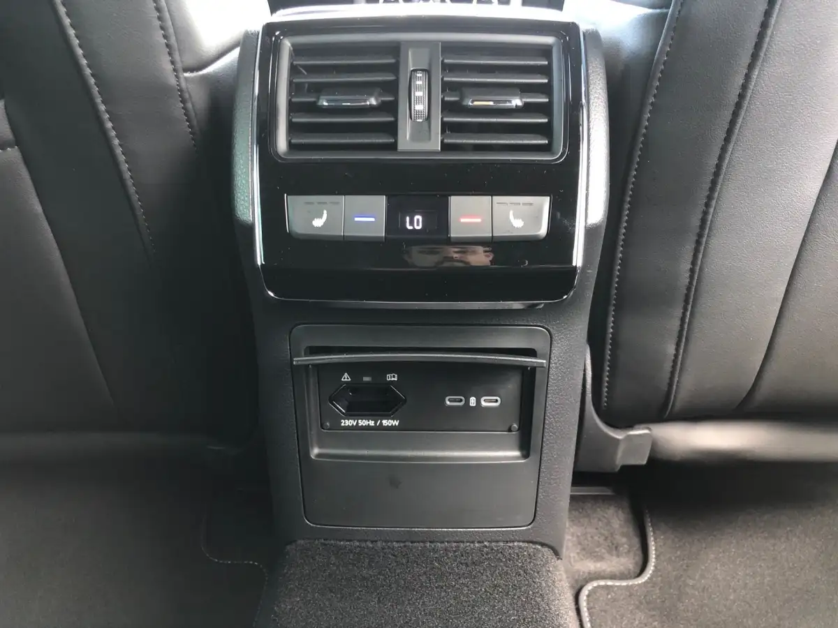 Skoda Superb, Kombi, Benzin, Automatik, Silber