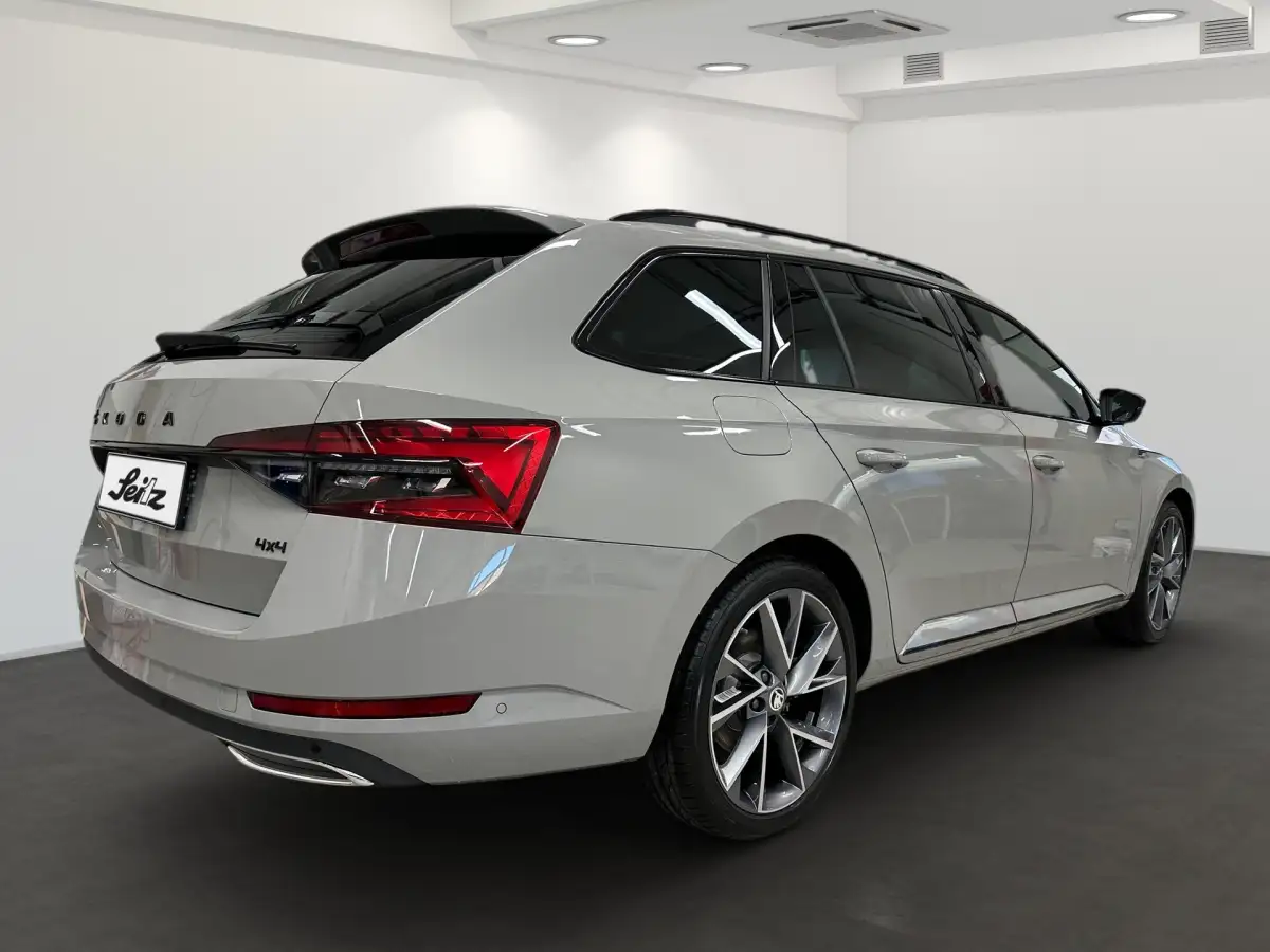 Skoda Superb, Kombi, Diesel, Automatik, Grau