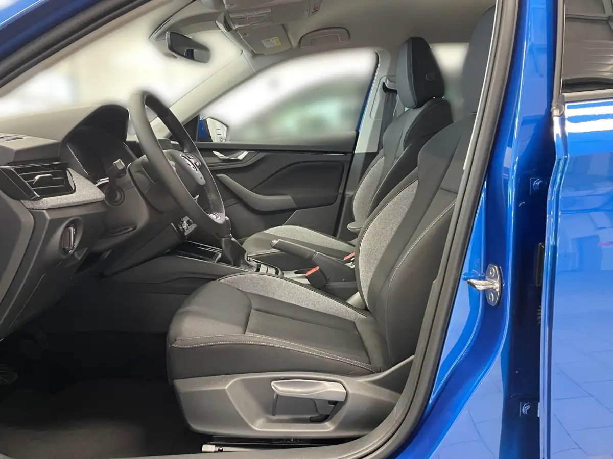 Skoda Scala, Limousine, Benzin, Schaltgetriebe, Blau