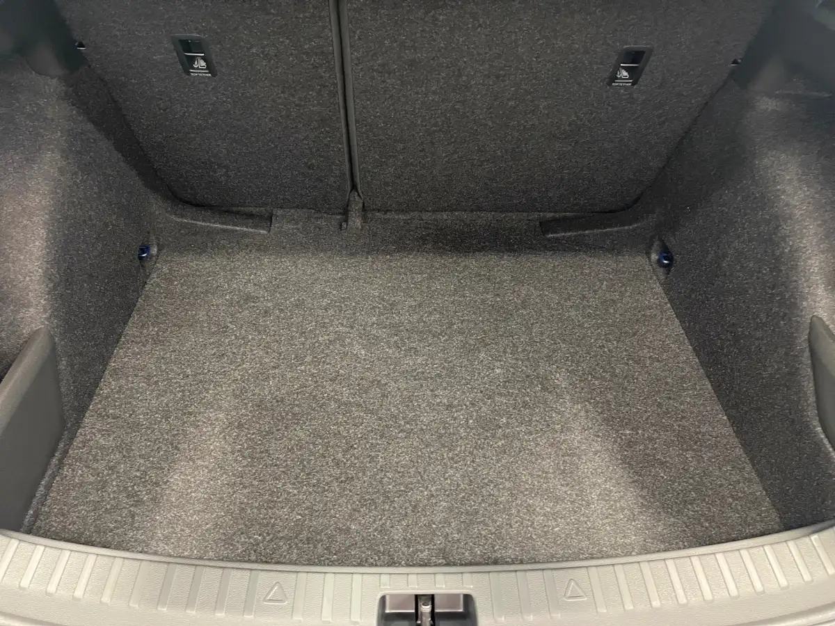 Skoda Scala, Limousine, Benzin, Schaltgetriebe, Blau