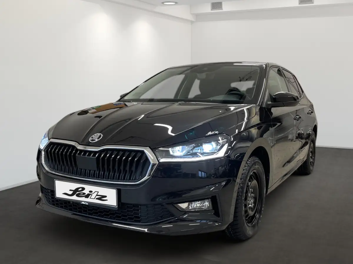 Skoda Fabia, Limousine, Benzin, Schaltgetriebe, Schwarz