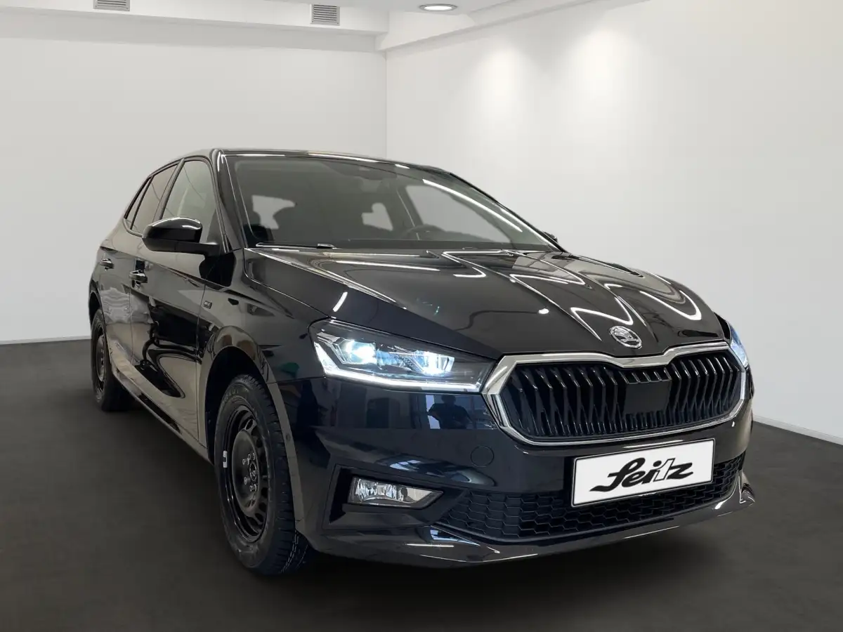 Skoda Fabia, Limousine, Benzin, Schaltgetriebe, Schwarz