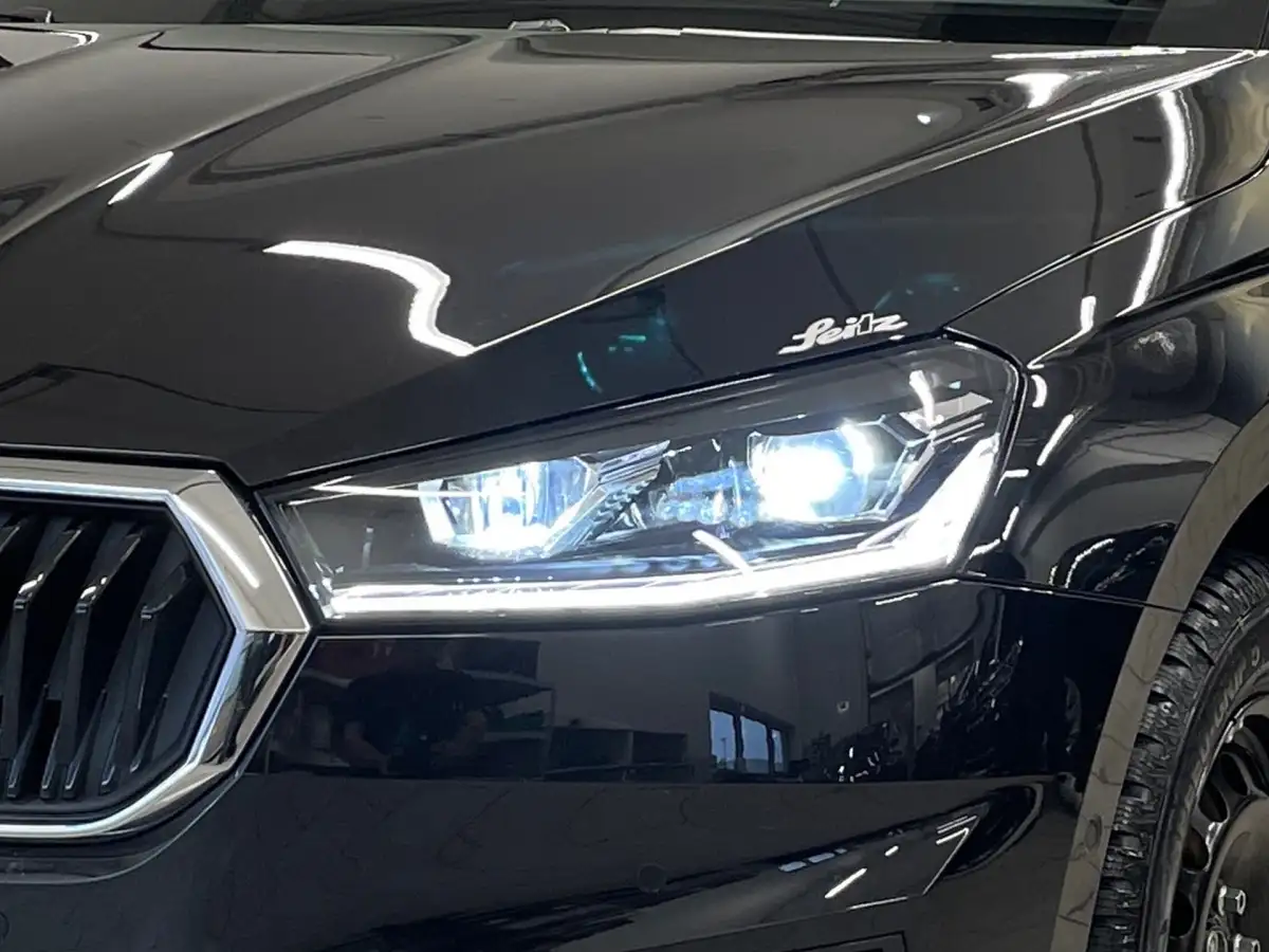 Skoda Fabia, Limousine, Benzin, Schaltgetriebe, Schwarz
