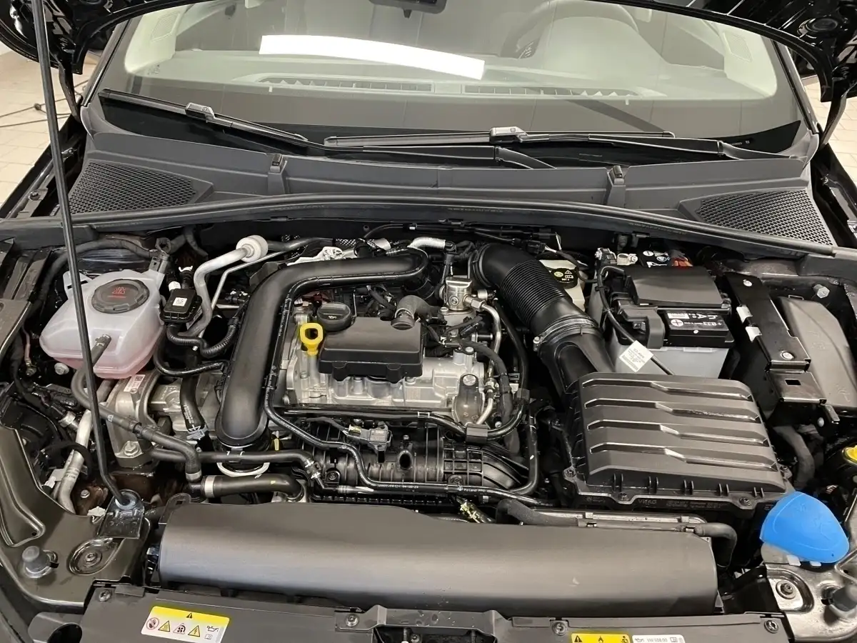 Skoda Fabia, Limousine, Benzin, Schaltgetriebe, Schwarz