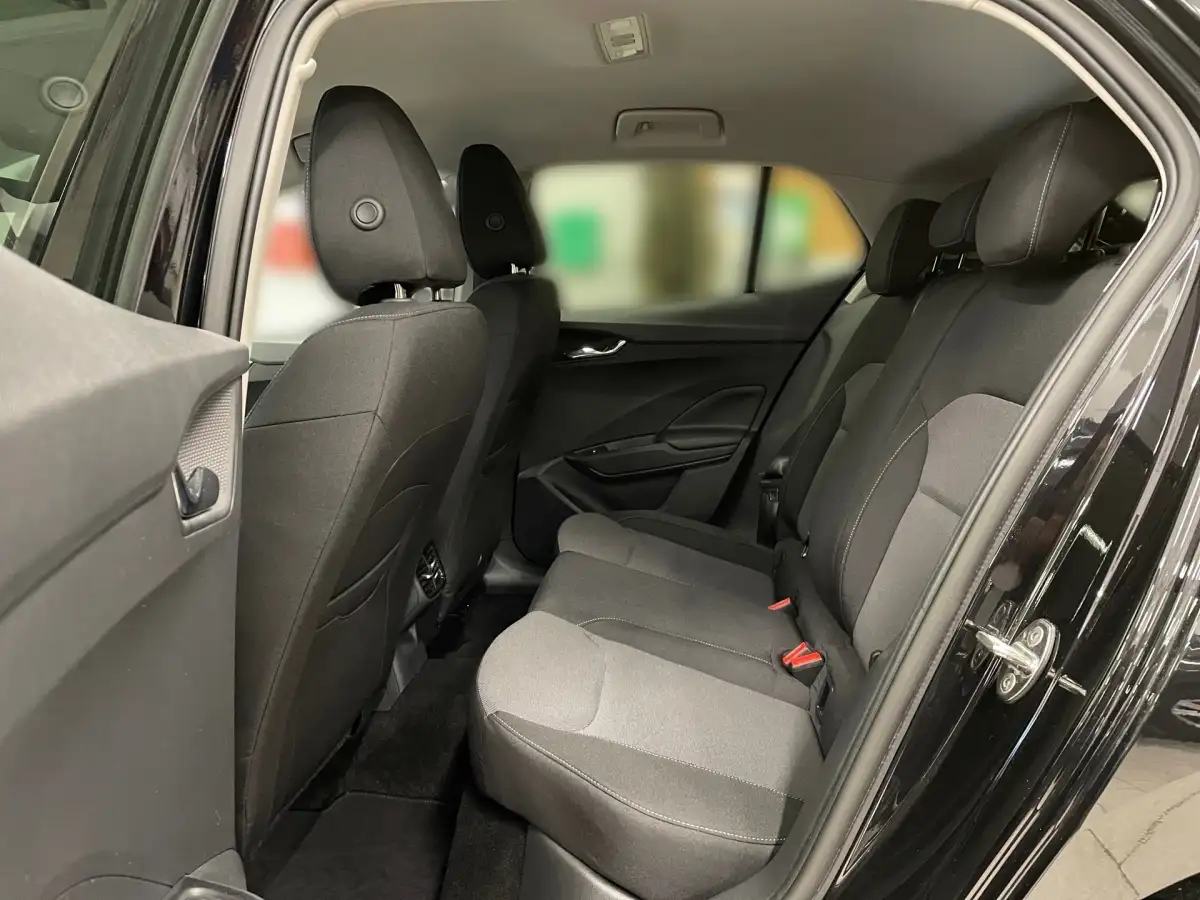 Skoda Fabia, Limousine, Benzin, Schaltgetriebe, Schwarz