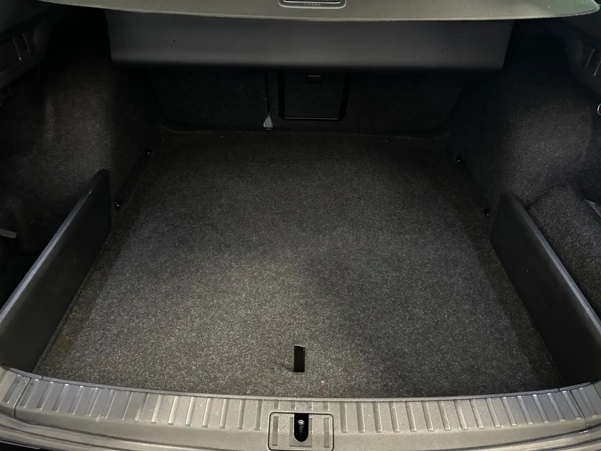 Skoda Octavia, Kombi, Benzin, Automatik, Schwarz
