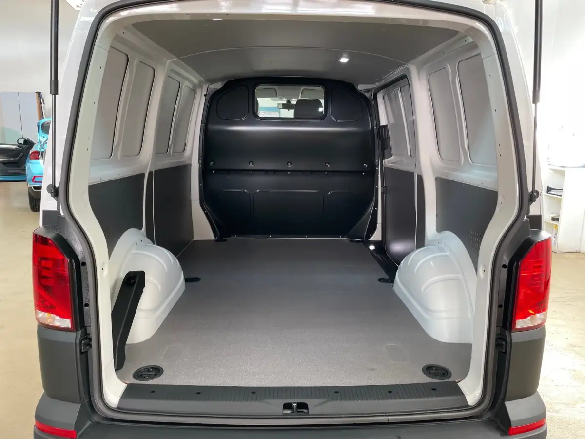 Volkswagen T6 Transporter, Kastenwagen, Diesel, Schaltgetriebe, Weiß