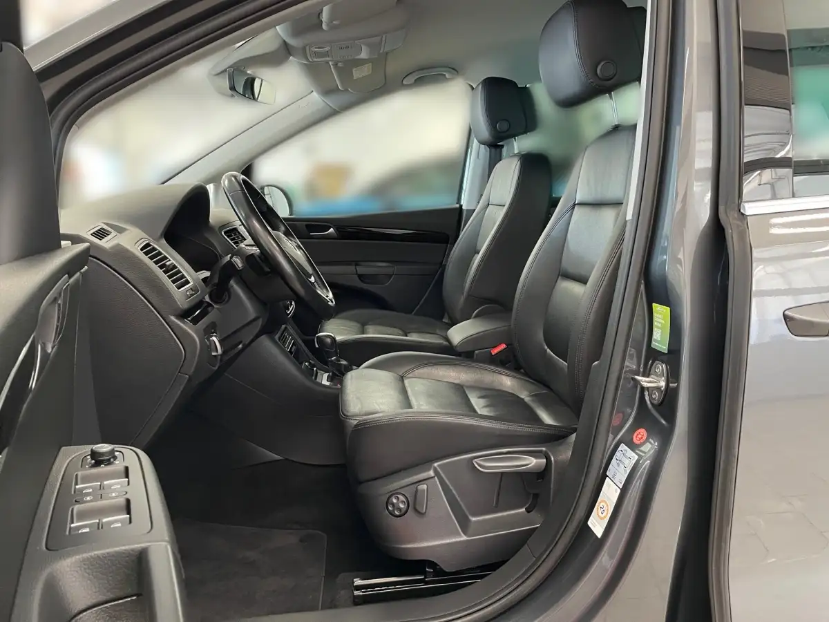 Volkswagen Sharan, Van/Kleinbus, Diesel, Automatik, Grau