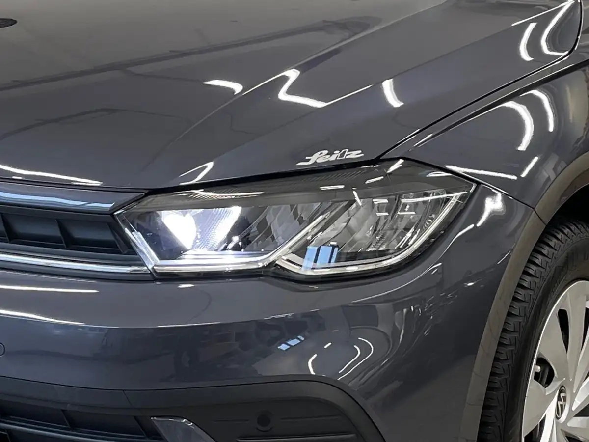 Volkswagen Polo, Kleinwagen, Benzin, Schaltgetriebe, Grau